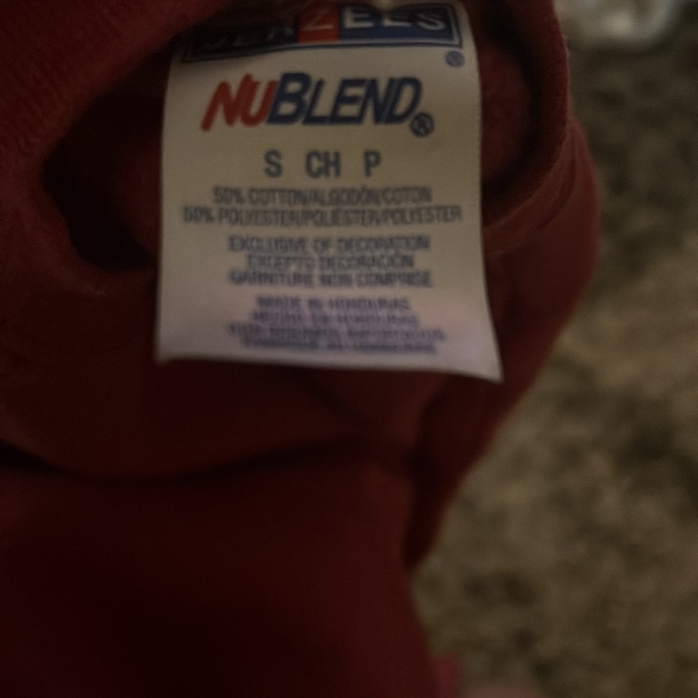 red carolina beach crew neck - Picture 3 of 3